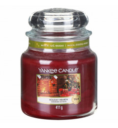 Holiday Hearth - Yankee Candle mirisna sveća M (anis, cimet, karanfilić, mošus i vanila)